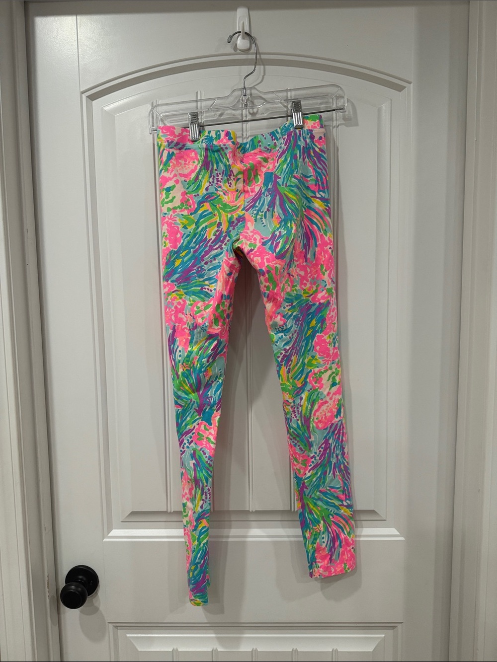 EUC Lilly Pulitzer Girls' Floral Leggings in Pink, Green & Blue Rainbow Soleil - Picture 4 of 5